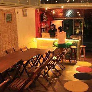 nomade-in-arte-e-hostel.topsaopaulohotels.com/