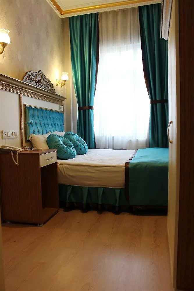 Hurriyet Hotel İstanbul 2*,